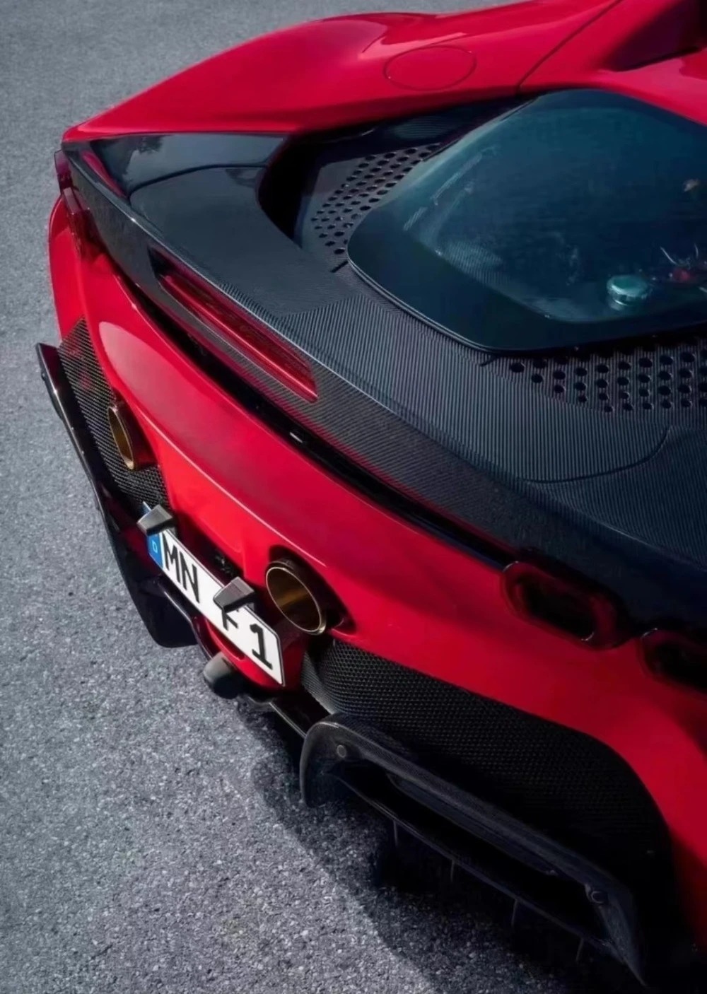 High Quality Fast Delivery Whole Sale Price Dry Carbon Fiber AF Rear Spoiler Body Kits for  SF90